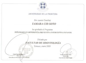 Diplomada en Ortodoncia Preventiva e Interceptiva Infantil, UFRO